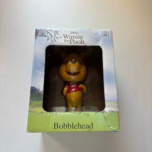 𐙚 Disney’s Winnie The Pooh Bobblehead